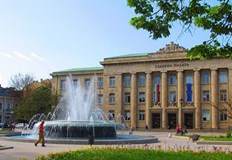 Решението на Окръжен съд Русе с което застрахователно дружество е