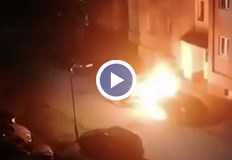 Автомобилът е бил запален час след полунощ разказаха хората от