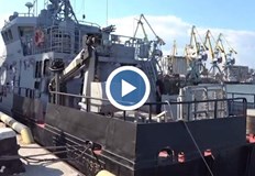 На руския кораб ще бъдат натоварени 2700 тона метал и в понеделник