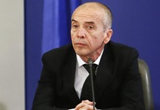 Малкият пациент е бил приет с повишена температура в болницата