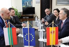 Възможностите за разширяване на икономическото сътрудничество и увеличаване на културно образователните