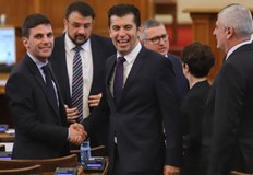 Не ги слушайте какви ви говорят вижте ги какво вършат Всички