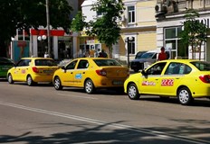Шофьорите искат таван върху цените на гориватаНационалният таксиметров синдикат заедно