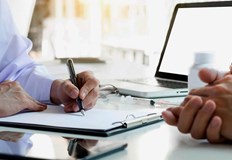 Предложението за кафе или чай често може да бъде част