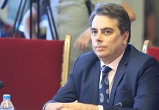 В момента се обсъжда антикризисна програмаТова каза министърът на финансите