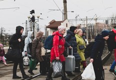 На този фон 30 от сънародниците ни подкрепят предоставянето на