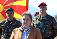 Министърът на отбраната на Република Северна Македония Славянка Петровска е