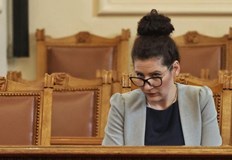 Няма неизплатени пенсии и великденски надбавки от Български пощи Това заяви