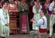 Солист предложи брак на сцената на Музикалния театър в София В