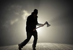 Бързо производство срещу 45 годишен мъж нанесъл с брадва щети по