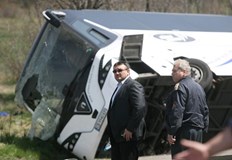 ДО Юнион Ивкони ПРЕДИ да протестирате запалете по една свещ за