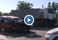 Жесток удар между камион и лек автомобил на Хиподрума завърши