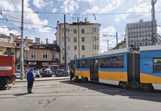 Трамвай движещ се по линия номер 4 в София е