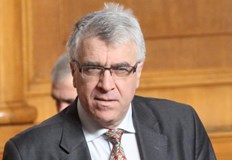 Опозицията създава фалшиви страхове за приемането на еврото каза Румен