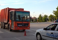 Пострадалата е хоспитализирана в болница във Велико ТърновоКамион за отпадъци