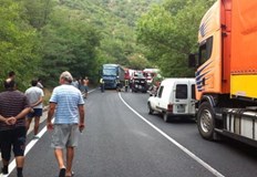 Заради многото катастрофи забраняват изпреварването в Кресненското дефилеЗабранява се изпреварването