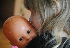 Дете на еднополово семейство ще получи български акт за раждане