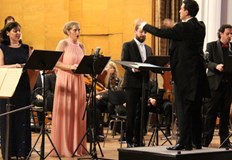 Късно снощи в зала Филхармония в Русе се състоя празничен симфоничен концерт