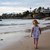 Как да осигурим безопасността на детето покрай водата на плажа?