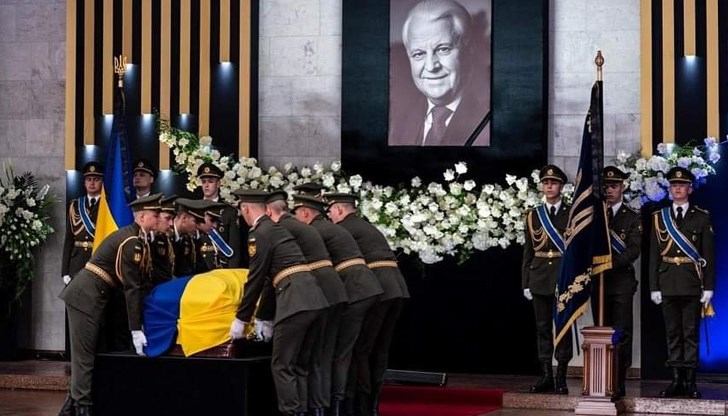 Президентът Зеленски запази мълчание по време на цялата церемония
