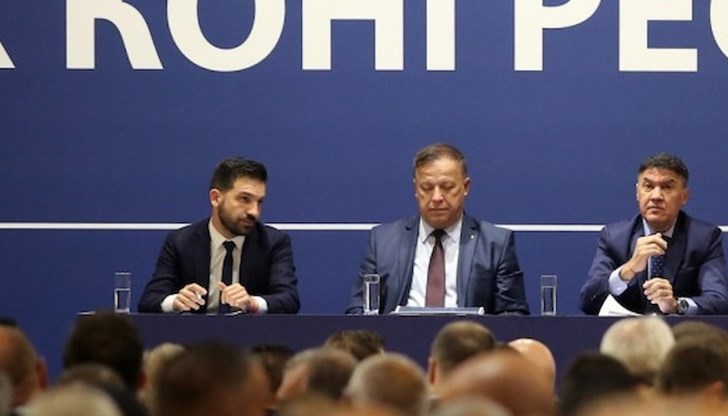 Девет от 73 изключени клуба бяха върнати в системата на футболния съюз Девет от 73 изключени клуба бяха върнати в системата на футболния съюз