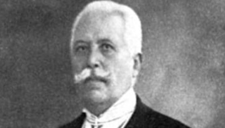 Роднините и близките споделят, че бил много стиснат човек