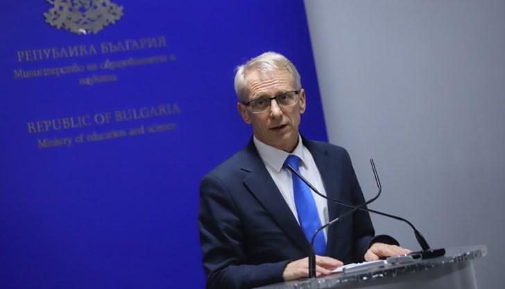 Министърът на образованието благодари на всички учители и просветители