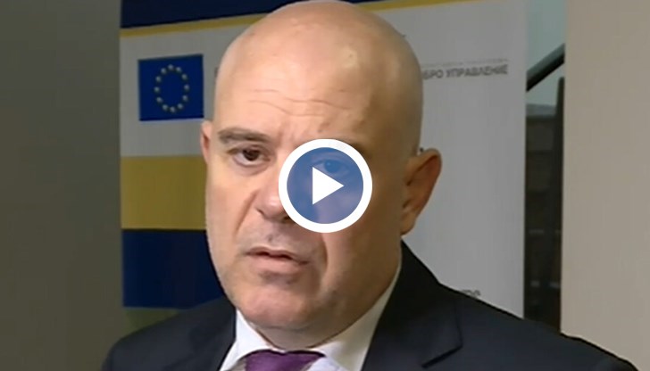 "Ще настоявам ВСС да разгледа максимално бързо твърденията на Йорданова и Стоилов", каза главният прокурор