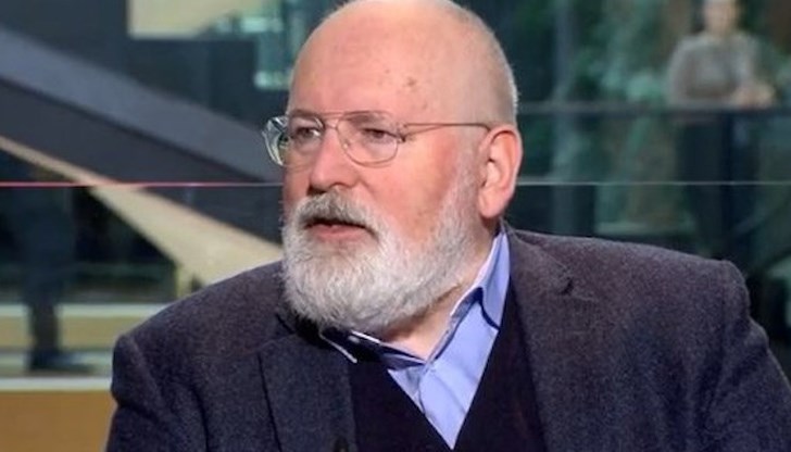 Ние няма да оставим България да се справя сама с проблемите си, заяви зам.-председателят на ЕК Ние няма да оставим България да се справя сама с проблемите си, заяви зам.-председателят на ЕК