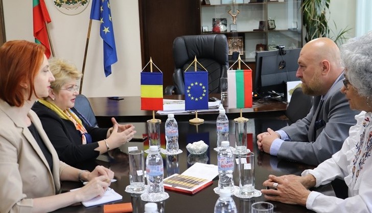 Анатоли Станев настоява за засилване скоростта на обработка на камионите от румънска страна Анатоли Станев настоява за засилване скоростта на обработка на камионите от румънска страна