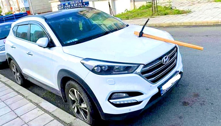 Няма как вчера да сме били най-гостоприемният народ на света и днес, изведнъж, се събуждаме и си казваме: “Що пък да не им забием на тия украинци една кирка в колата, а? От война ше ми бягат!” Няма как вчера да сме били най-гостоприемният народ на света и днес, изведнъж, се събуждаме и си казваме: “Що пък да не им забием на тия украинци една кирка в колата, а? От война ше ми бягат!”