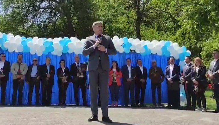 На рождения си ден лидерът на ДПС е в село Караманци
