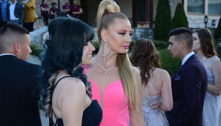 Миглена Георгиева не се различаваше от истинска абитуриентка