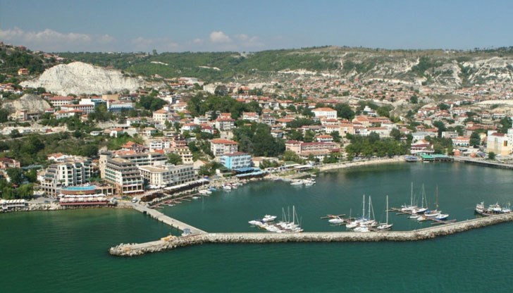 Спешни мерки трябва да вземе правителството, адекватни, и по повод интеграцията на тези хора в нашето общество, коментира хотелиер Спешни мерки трябва да вземе правителството, адекватни, и по повод интеграцията на тези хора в нашето общество, коментира хотелиер