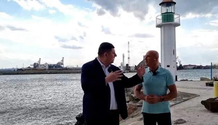 Това обявиха народният представител от “Демократична България” Ивайло Мирчев и бившият общински съветник Димитър Найденов Това обявиха народният представител от “Демократична България” Ивайло Мирчев и бившият общински съветник Димитър Найденов