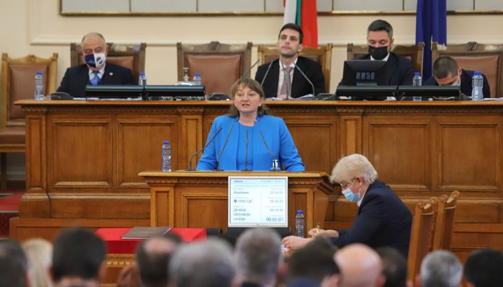 Деница Сачева: Работната ръка се топи постоянно, не се достига до неактивните хора