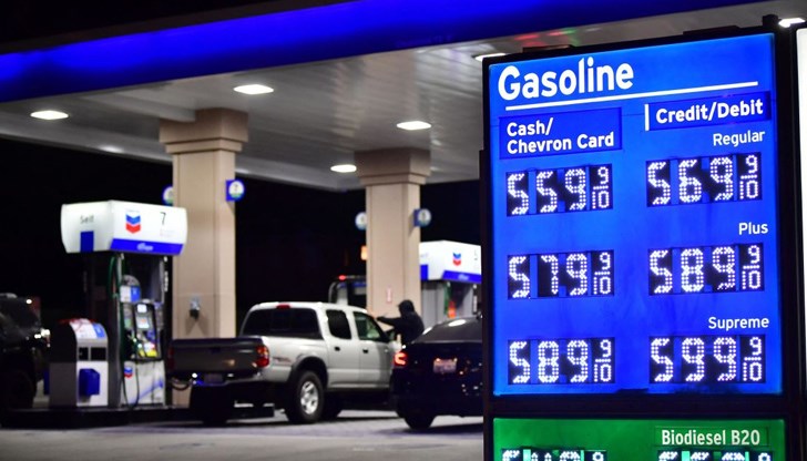 Американската администрация побърза да обвини Русия за поскъпването на горивата Американската администрация побърза да обвини Русия за поскъпването на горивата