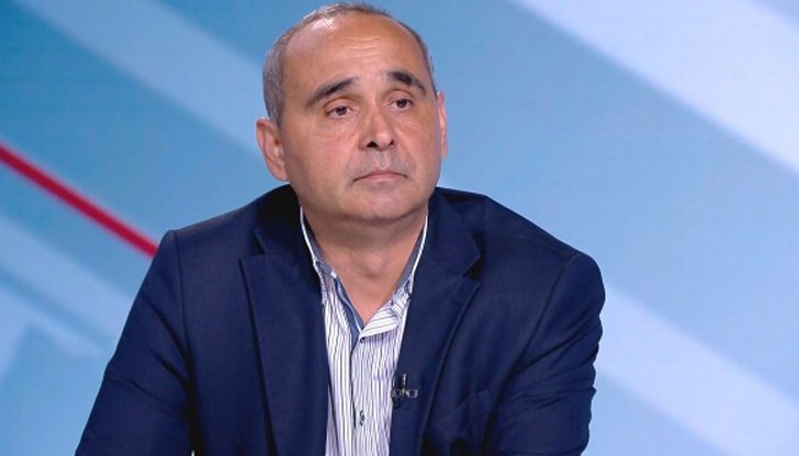 "Откакто тръгнахме да ровим в тази история и да прекратяваме договора, атаките към „Продължаваме промяната“ и към правителства станаха много сериозни", посочи Росен Костурков "Откакто тръгнахме да ровим в тази история и да прекратяваме договора, атаките към „Продължаваме промяната“ и към правителства станаха много сериозни", посочи Росен Костурков