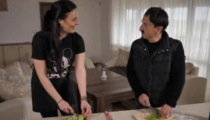 Преди да се насочи към попфолка и народната музика, е бил поп певец Преди да се насочи към попфолка и народната музика, е бил поп певец