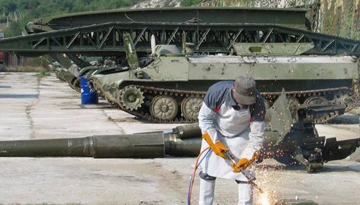 Парламентът дава мандат на МС да обсъди и приложи мерки, свързани с войната в Украйна Парламентът дава мандат на МС да обсъди и приложи мерки, свързани с войната в Украйна