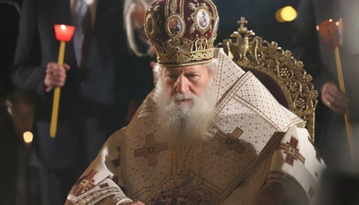 На 10 май Негово Светейшество претърпя инцидент в патриаршеския дом в Софийската митрополия и счупи горната част на лявата си бедрена кост На 10 май Негово Светейшество претърпя инцидент в патриаршеския дом в Софийската митрополия и счупи горната част на лявата си бедрена кост