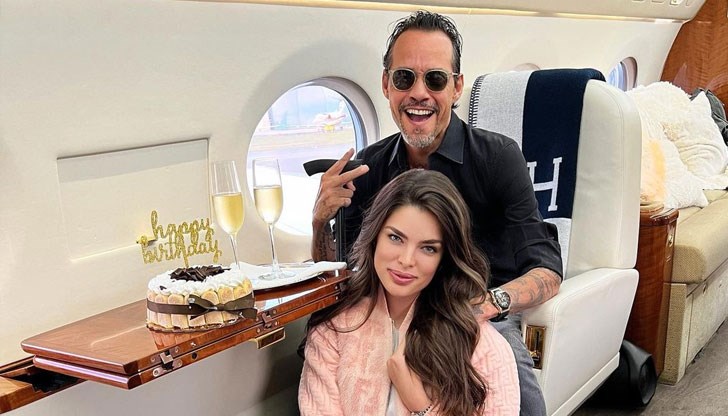 Обявяването на годежа стана само три месеца, след като двамата обявиха връзката си в Инстаграм Обявяването на годежа стана само три месеца, след като двамата обявиха връзката си в Инстаграм