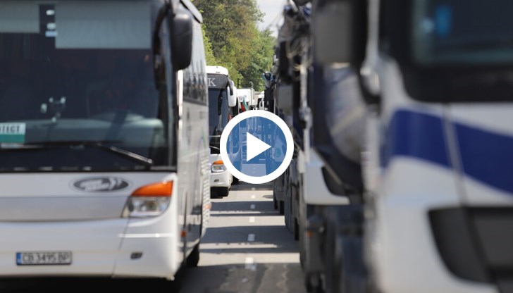 От бранша продължават да настояват акцизът на горивата да бъде намален, да се премахне биодобавката, да се замразят планираните увеличения на тол таксите и обхвата на системата. Настояват и за министерски оставки