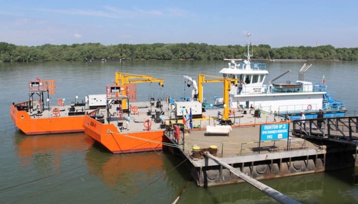 Баржите разполагат с техника, за да могат да локализират разливи на гориво или на превозвани опасни субстанции от плавателни съдове