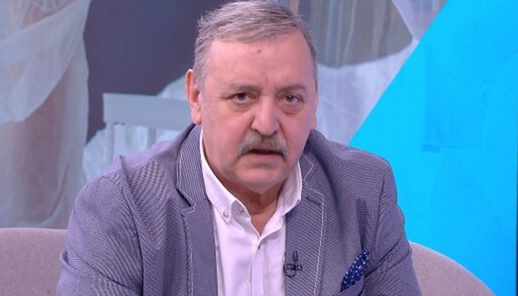 Според него родителите в България не трябва да се притесняват, защото заболяването е рядко, но все пак трябва да се следи децата да си мият редовно ръцете