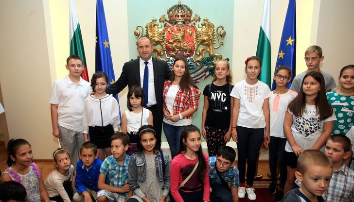 В Деня на храбростта и празник на Българската армия - 6 май, Администрацията на президента отваря врати за граждани, желаещи да се запознаят с работата на институцията В Деня на храбростта и празник на Българската армия - 6 май, Администрацията на президента отваря врати за граждани, желаещи да се запознаят с работата на институцията