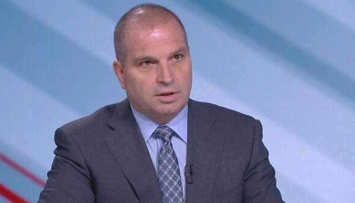 Според регионалния министър твърденията на превозвачите, че въвеждането на тол таксата ще доведе например до скок на цената на хляба с 50 ст. са неверни