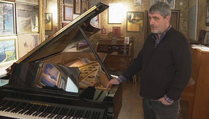 Българските представители на едната от световните фирми за изработка на концертни рояли твърдят, че тази обществена поръчка в музикалния сектор у нас е направена така, че да бъде спечелена от конкретен доставчик Българските представители на едната от световните фирми за изработка на концертни рояли твърдят, че тази обществена поръчка в музикалния сектор у нас е направена така, че да бъде спечелена от конкретен доставчик