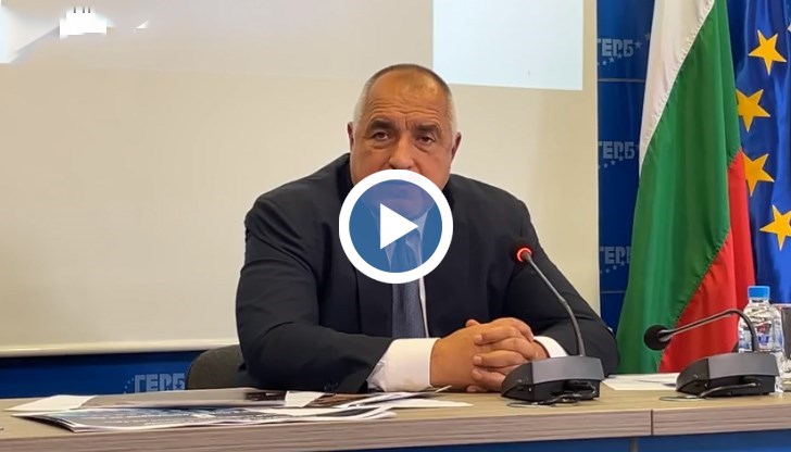 "Страшни схемаджии, просто евала. Това е нещо, което не може да си представите. Там са мислители, които в схемите нямат равни”, критикува бившият премиер