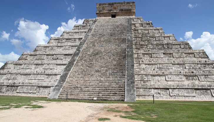 Дешифрирането на йероглифите дало възможност да се установи, че в ръцете на учените е попаднала цяла история. Тя е посветена на Чолом – историческа личност Дешифрирането на йероглифите дало възможност да се установи, че в ръцете на учените е попаднала цяла история. Тя е посветена на Чолом – историческа личност